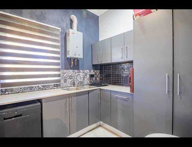 4 BEDROOM HOUSE FOR SALE IN LONG ACRES COUNTRY ESTATE